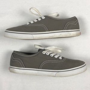 Levi’s women’s low top shoes size 7